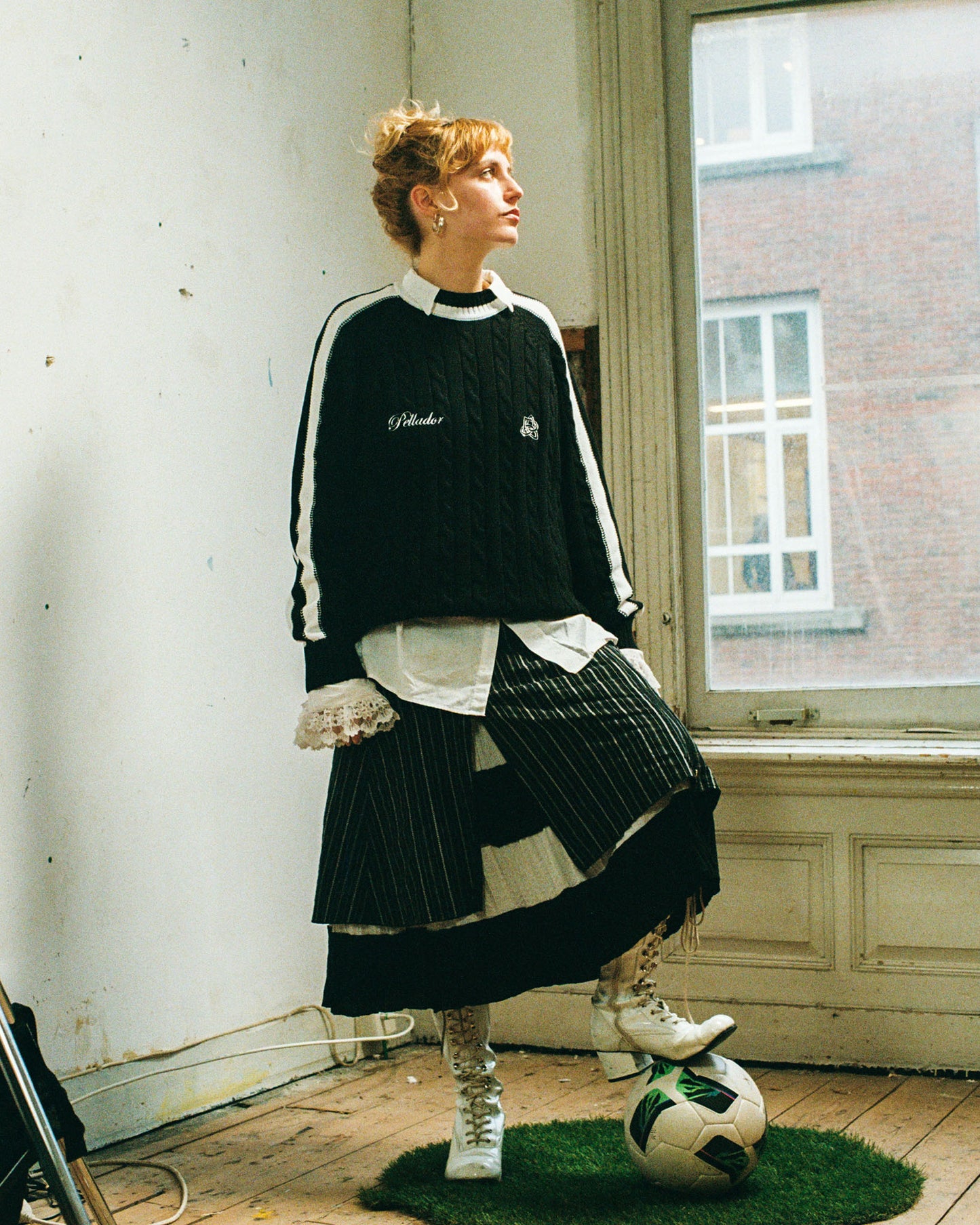 Round Neck Cable Knit Black